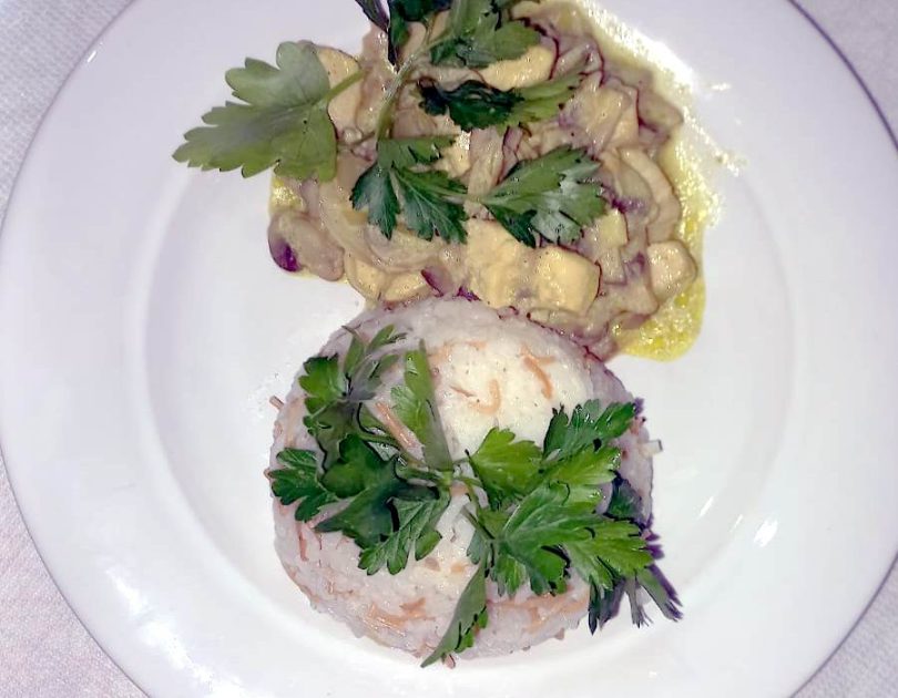 Mantarlı, Soğanlı ve Kremalı Tavuk tarifi