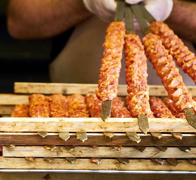 kebab-adana Adana kebabı nasıl yapılır?