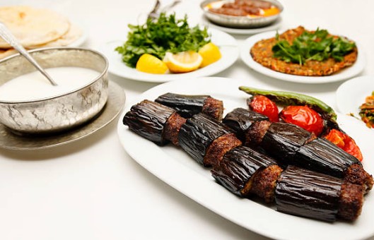 Kıymalı Patlıcan Kebap Nasıl Yapılır?