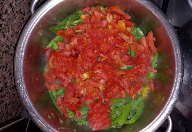 Zeytinyağlı yeşil fasulye nasıl yapılır?