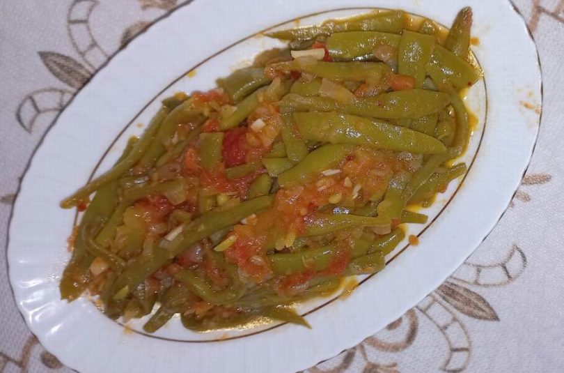 z-yeşil-fasulye Zeytinyağlı yeşil fasulye nasıl yapılır?